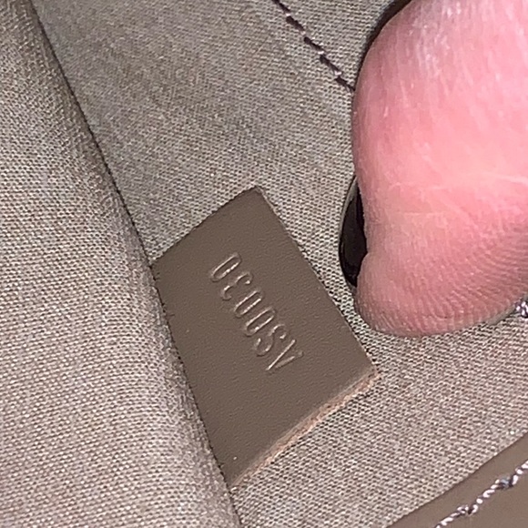 Louis Vuitton taupe clutch with shoulder strap - Picture 7 of 7